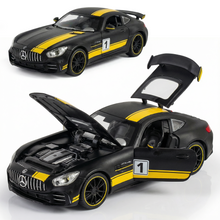 Mercedes Benz GTR 1:24 Scale Model Car