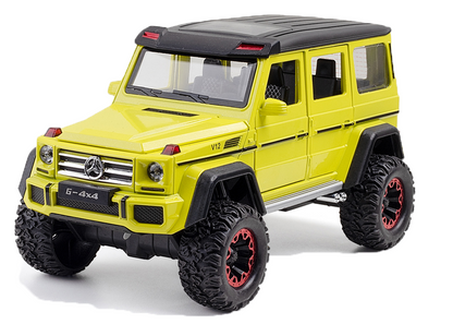 Mercedes-Benz G500 1:24 Scale Alloy Metal Pullback Toy car with Display Box, Openable Doors Light Music
